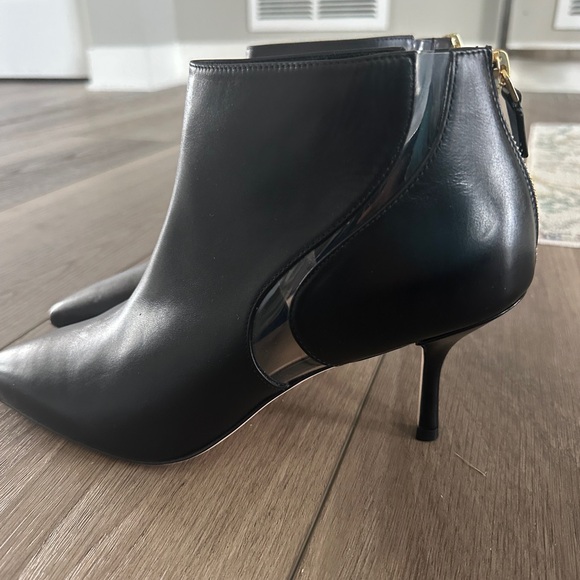 Stuart Weitzman size 10 Dasha black leather zip up bootie - NWT - Picture 6 of 8